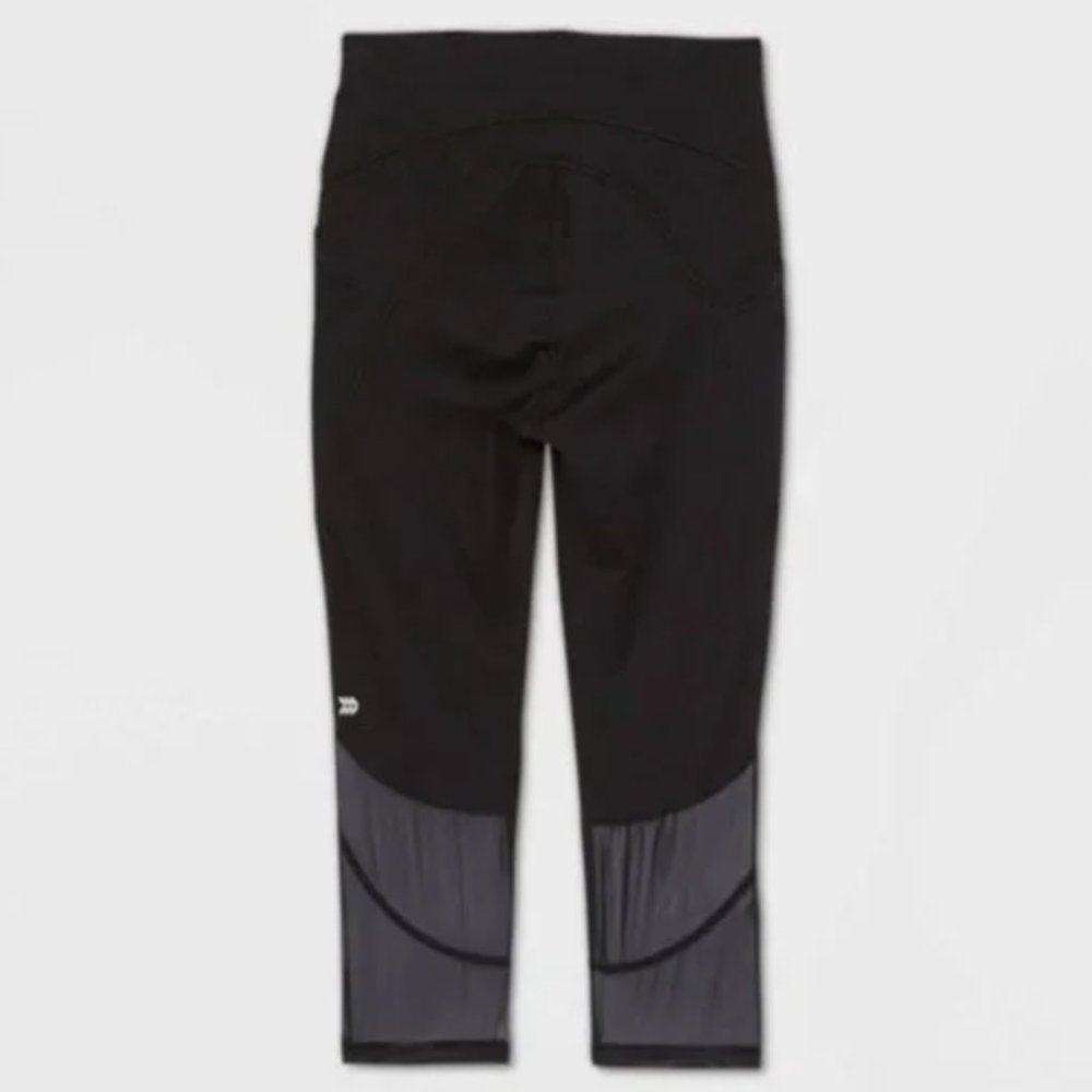 Contour Curvy High-Waisted Capri Leggings, Black